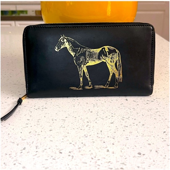 💯% ❌RARE ❌ CELINE ZIPPY LONG WALLET 💯% - Picture 1 of 13